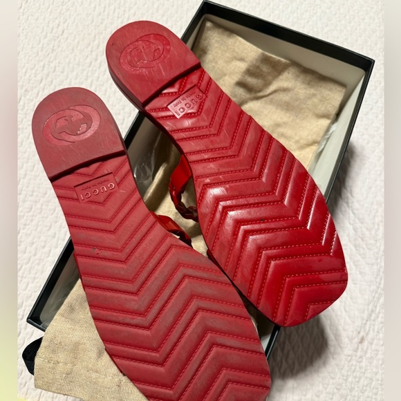 GUARANTEED AUTHENTIC** Gucci Women's Rubber Slide Sandals 41 (11) Hibiscus Red - Picture 4 of 4